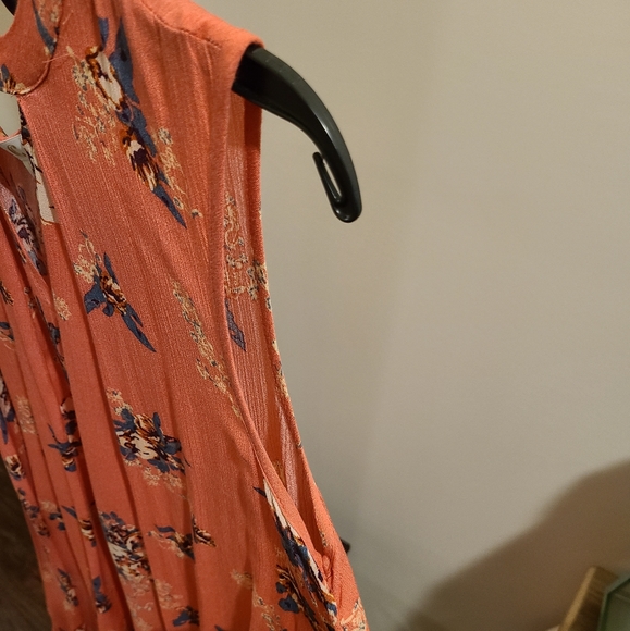 Charming Charlie Tunic 🎉HP 11.19.21🎉 - Picture 2 of 7